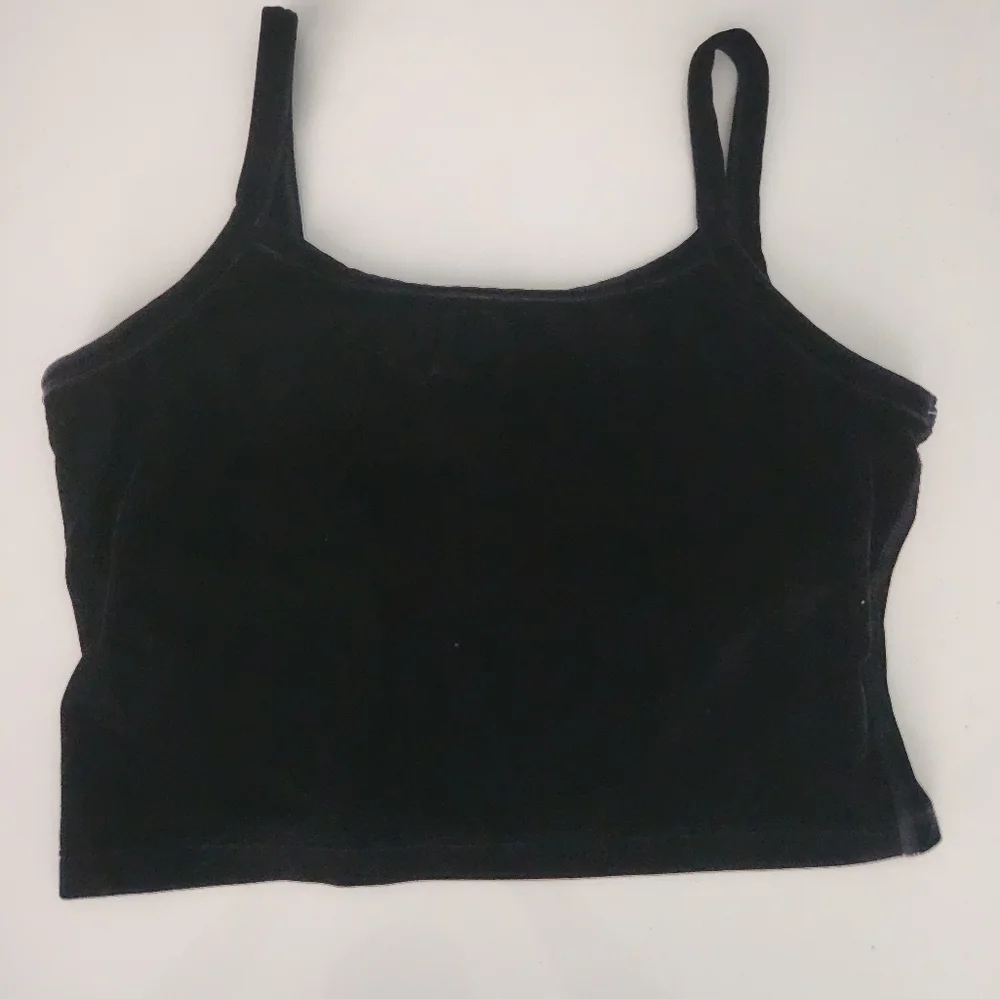 Beyond Yoga Truly Cropped Tank Black Velvet . Medium. Built In Support - Picture 6 of 6